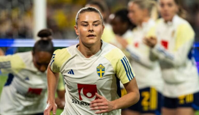 Amanda Waring: A Detailed Biography, Career, Family, and Life Story Amanda Waring